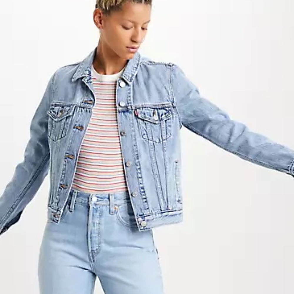 Levi Original Demin Trucker Jacket in Medium Wash Size XS